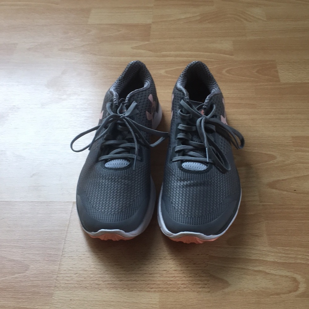 Under armour tennis shoes